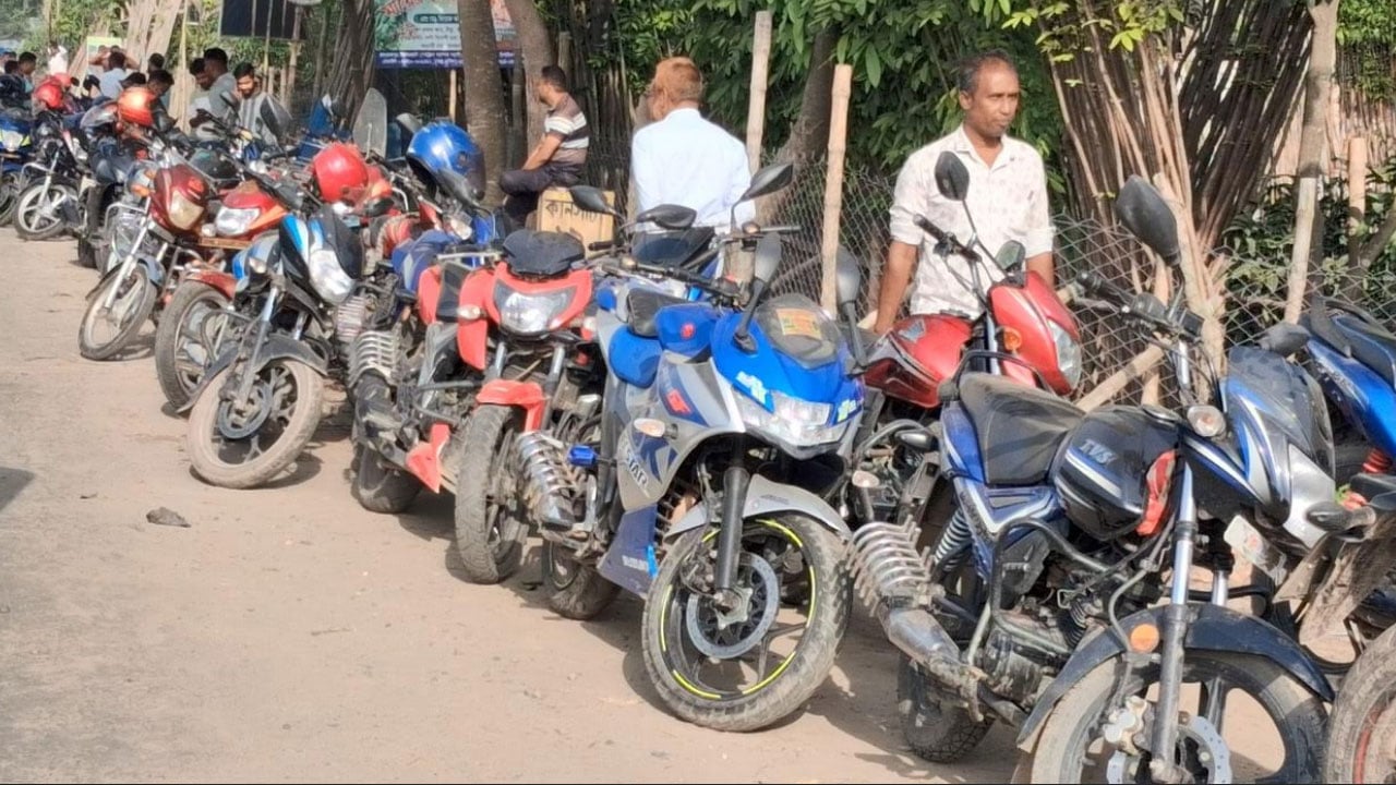 চাঁপাইনবাবগঞ্জে অ্যাপের মাধ্যমে মিলছে জ্বালানি তেল