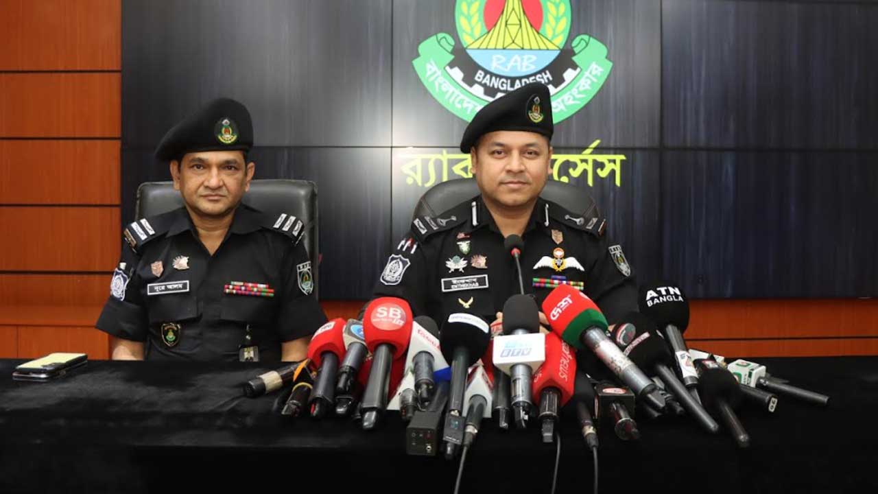 সারাদেশে চাঁদাবাজদের ‘আনবায়াসড তালিকা’ করছে র‍্যাব