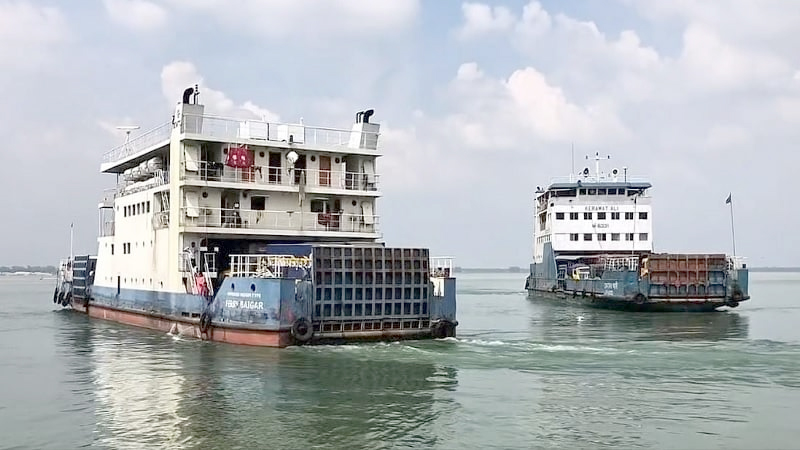 দৌলতদিয়া-পাটুরিয়া রুটে নৌযান চলাচল শুরু