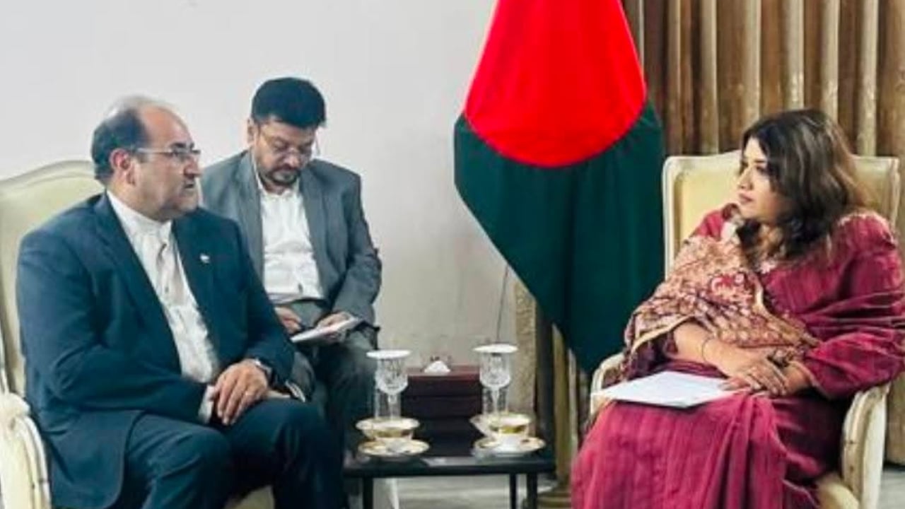 বাংলাদেশি জাহাজ হরমুজ পার হওয়ার অনুমতি দি‌তে ইরানকে অনুরোধ