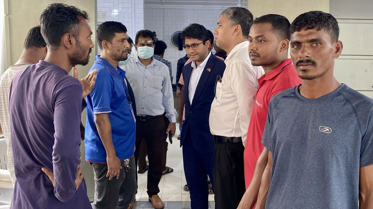 মালদ্বীপে বাংলাদেশি শ্রমিকদের দুঃসময়