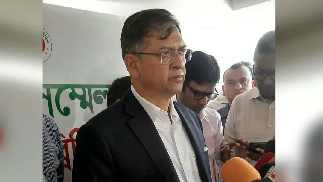 সড়ক ও রেলপথের আশেপাশে হবে না পশুর হাট : স্বরাষ্ট্রমন্ত্রী
