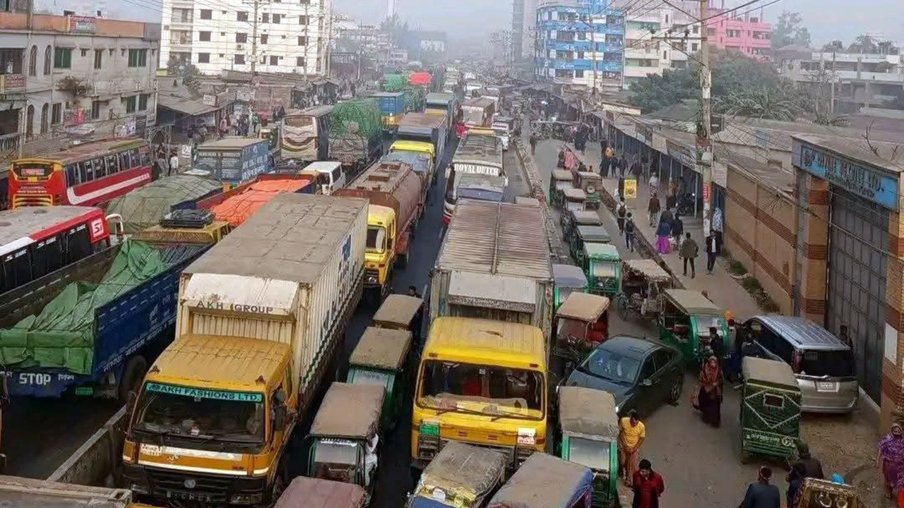 গাজীপুরে ঢাকা-টাঙ্গাইল মহাসড়কে ৫ কিলোমিটার ধীরগতি