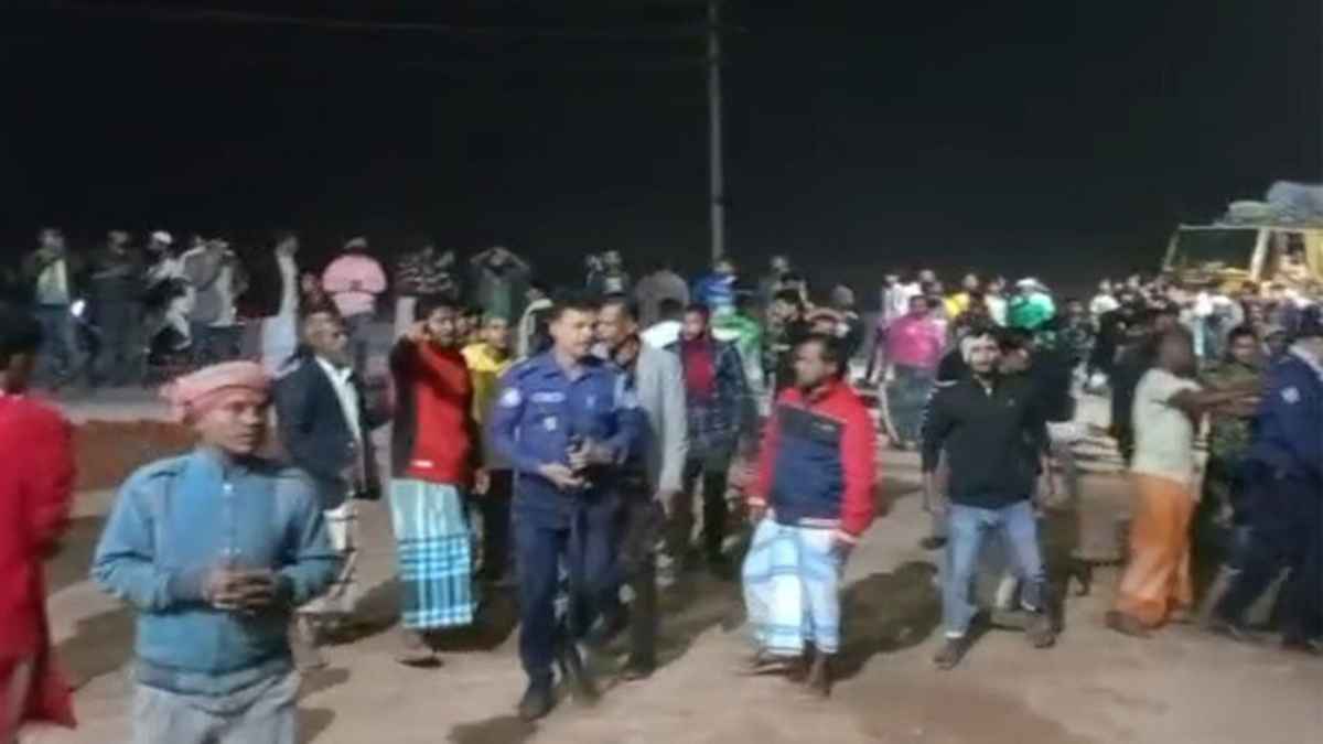 সোনারগাঁয়ে সড়ক সংস্কারের সুযোগে ডাকাতি,চক্রের ৭ সদস্য গ্রেপ্তার