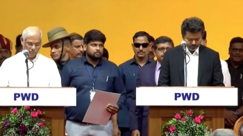 মুখ্যমন্ত্রী হিসেবে থালাপতি বিজয়ের শপথ গ্রহণ