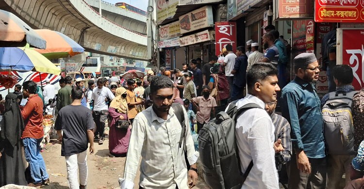 সায়েদাবাদে ঘরমুখো মানুষের উপচে পড়া ভিড়, বাড়তি ভাড়ার অভিযোগ
