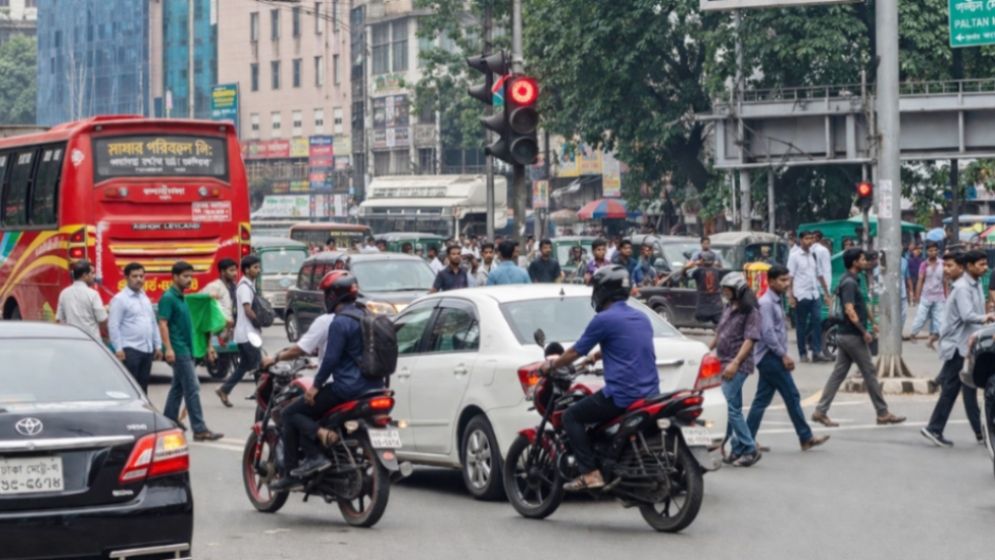 সিগন্যাল ভাঙলেই ডিজিটাল কেস:তিন দিনে এআই ক্যামেরায় আড়াই হাজার ফুটেজ