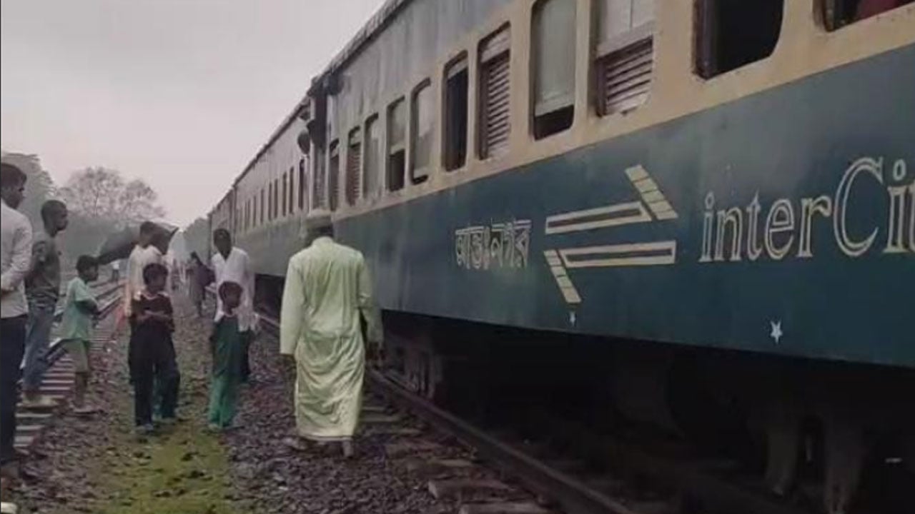 গাজীপুরে ট্রেনের ধাক্কায় প্রাণ গেলো দুই এসএসসি পরীক্ষার্থীর