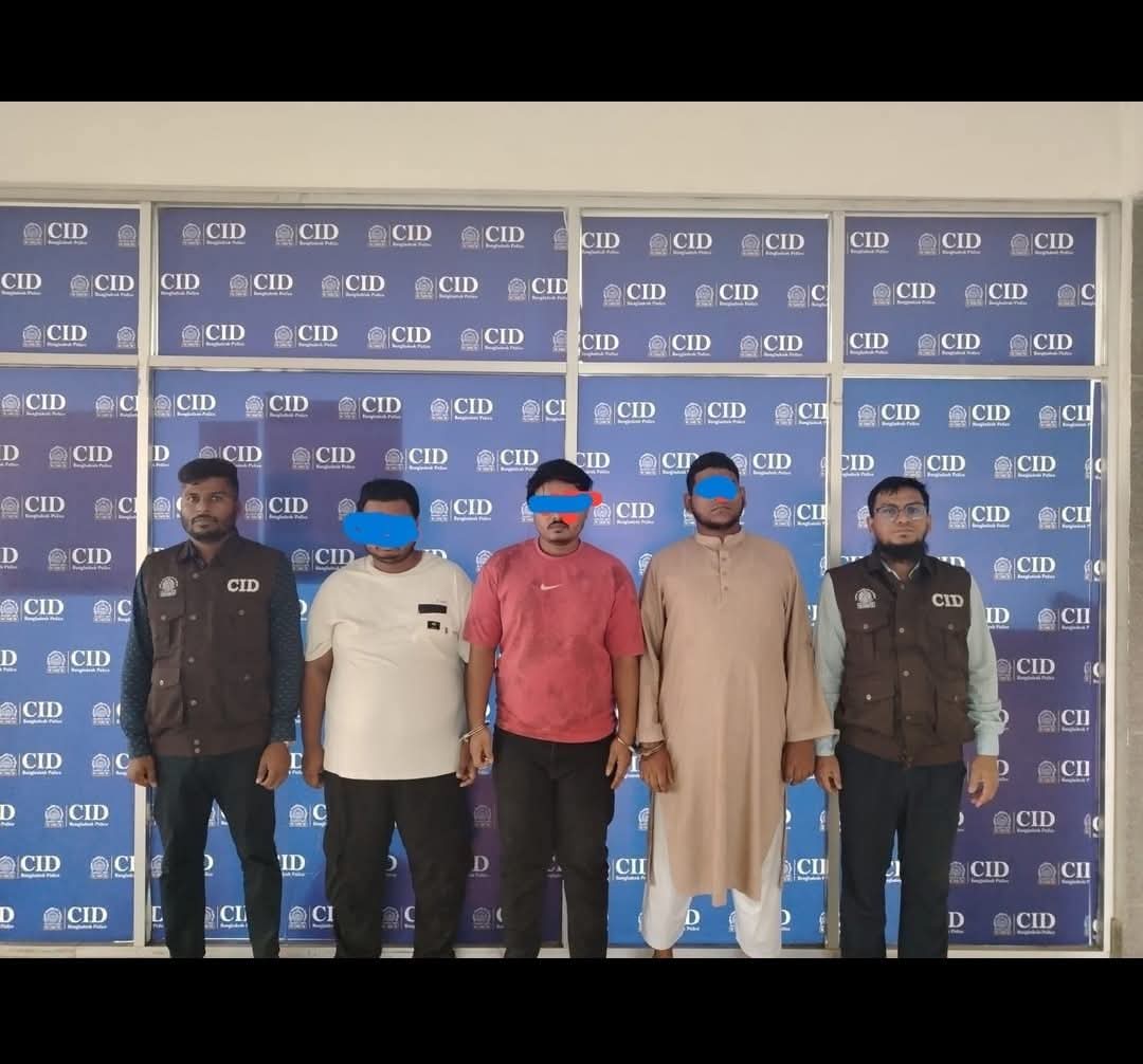 এআই-ভিত্তিক ট্রাফিক সিগন্যাল অমান্য মামলার জরিমানা আদায়ের নামে প্রতারণা, আটক ৩