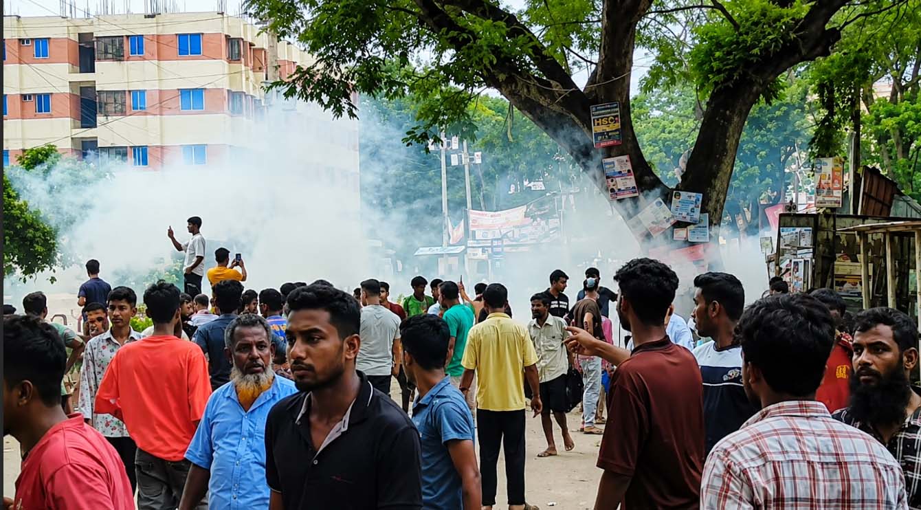 সৌদিতে ফেলে আসা লাগেজ নিয়ে ব্রাহ্মণবাড়িয়ায় দুই পক্ষের সংঘর্ষ, আহত ১০