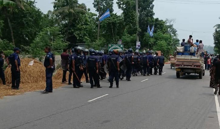  টাঙ্গাইলে ১৪৪ ধারা উপেক্ষা করে আবারও সংঘর্ষ
