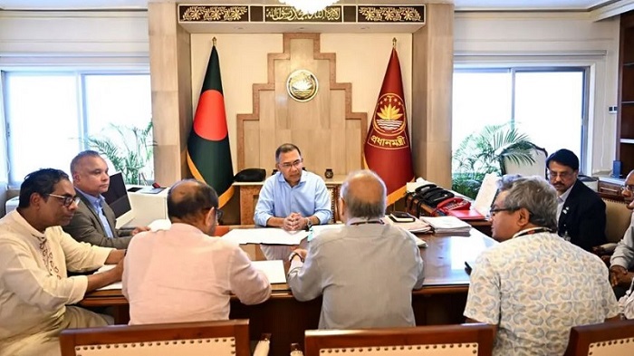 দেশীয় প্রযুক্তিতে অ্যাম্বুলেন্স তৈরি নিয়ে বৈঠকে প্রধানমন্ত্রী