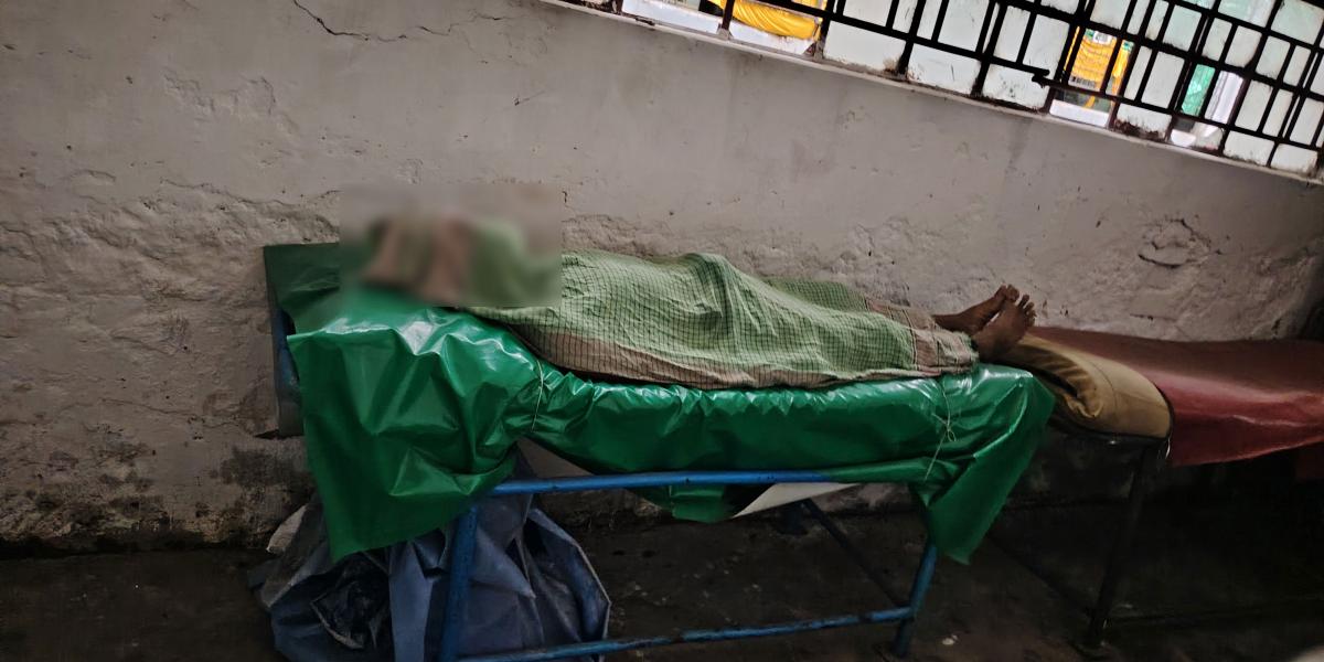 বরের গাড়ি বিদ্যুতের পিলারে ধাক্কাকে ঘিরে দুপক্ষের সংঘর্ষ নিহত ১