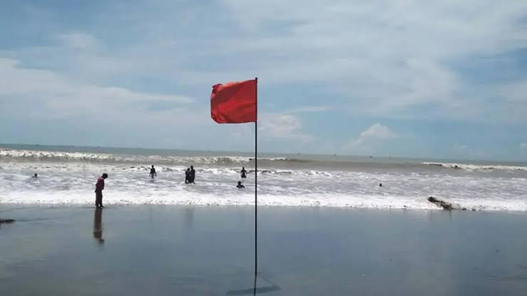দেশের ৬ অঞ্চলে ঝোড়ো হাওয়ার আভাস, নদীবন্দরে সতর্ক সংকেত