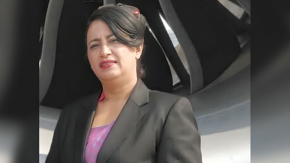 বিমানে পদোন্নতি বিতর্ক: সকালে দায়িত্ব, বিকেলেই প্রত্যাহার