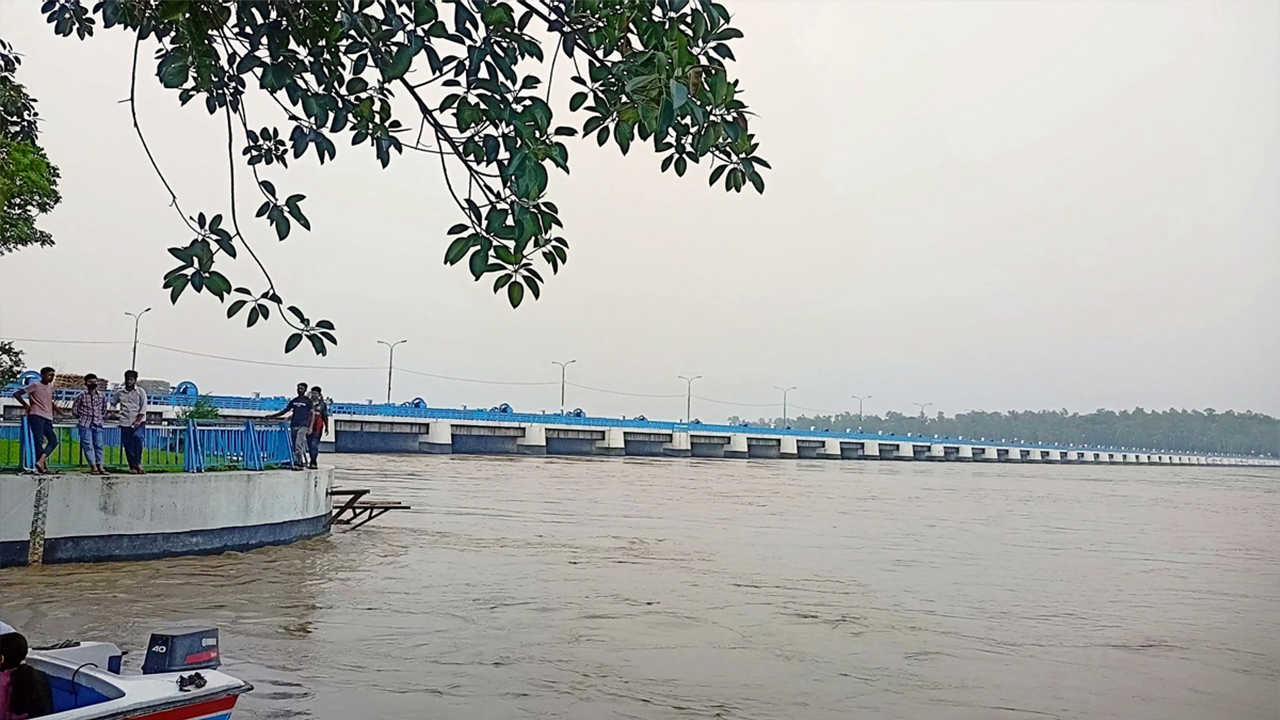 তিস্তার পানি বিপৎসীমা ছুঁই ছুঁই, নিম্নাঞ্চল প্লাবিত হওয়ার শঙ্কা