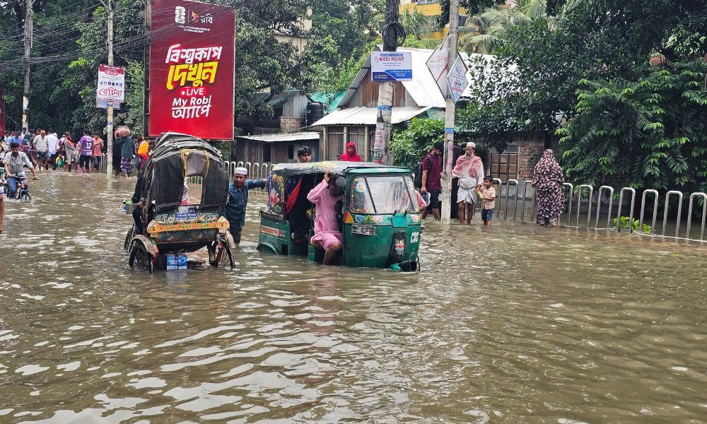 কুমিল্লায় দেরিতে কেন্দ্রে আসা এইচএসসি পরীক্ষার্থীরা অতিরিক্ত সময় পাবে