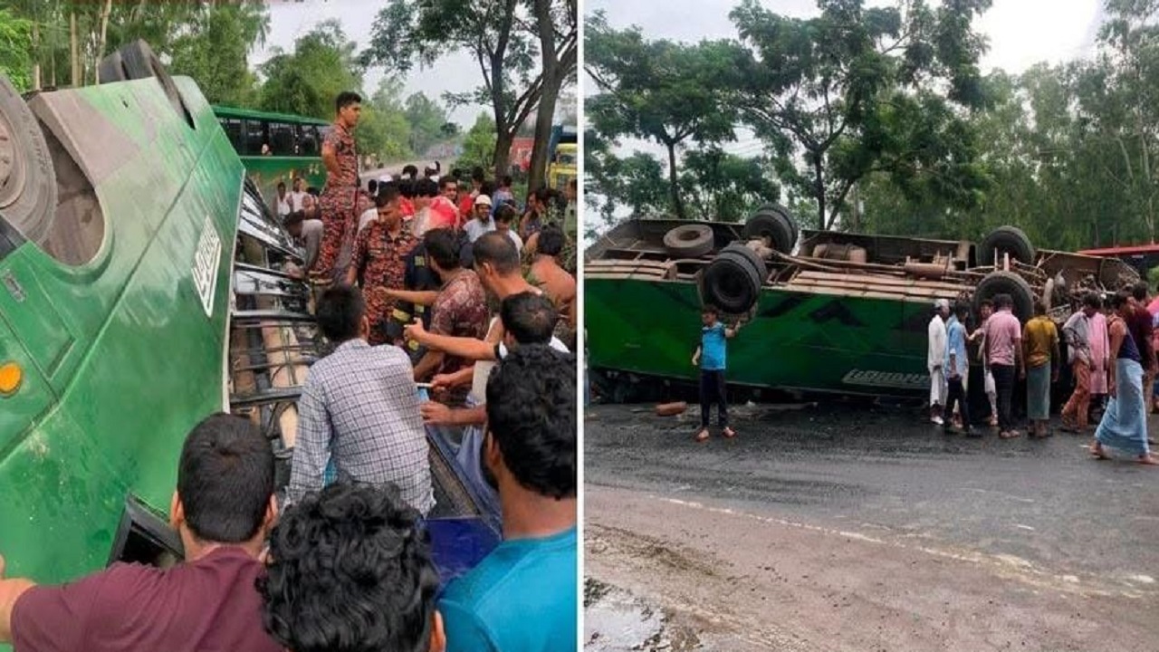 সীতাকুণ্ডে যাত্রীবাহী বাস উল্টে নিহত ১