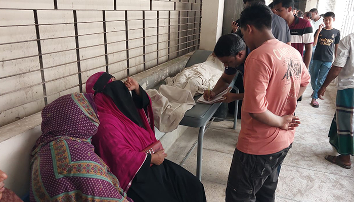 টিফিনের ছুটিতে গোসলে নেমে প্রাণ গেল ৪ শিক্ষার্থীর