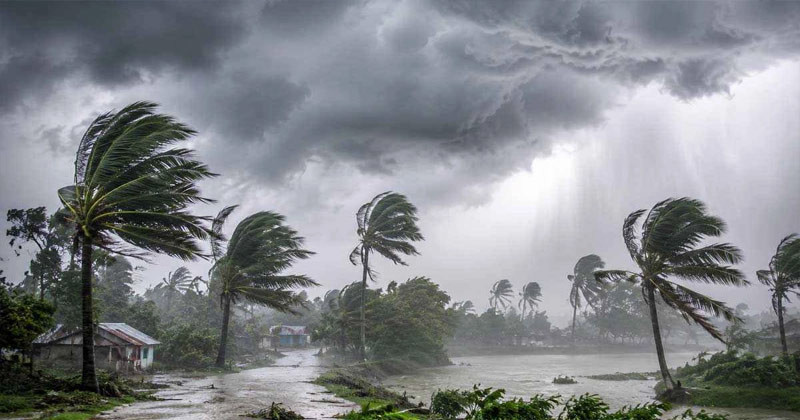 উজানের ঢল আর ভারি বৃষ্টিতে বাড়ছে তিস্তার পানি