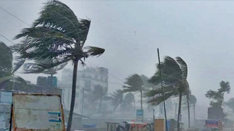 ঢাকা-চট্টগ্রামসহ ১১ অঞ্চলে ৮০ কিলোমিটার বেগে ঝড়ের আভাস
