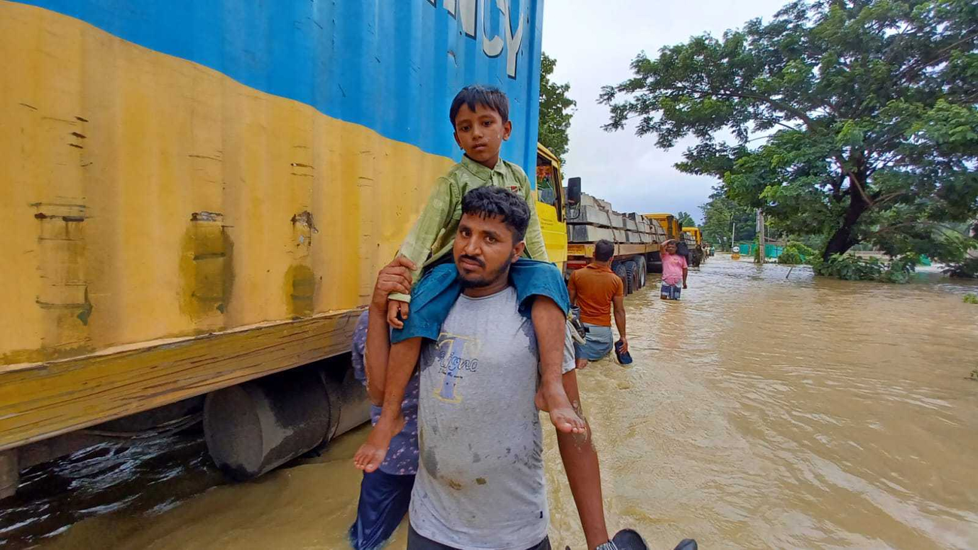 টানা বৃষ্টিতে পানির নিচে চট্টগ্রাম-কক্সবাজার মহাসড়ক