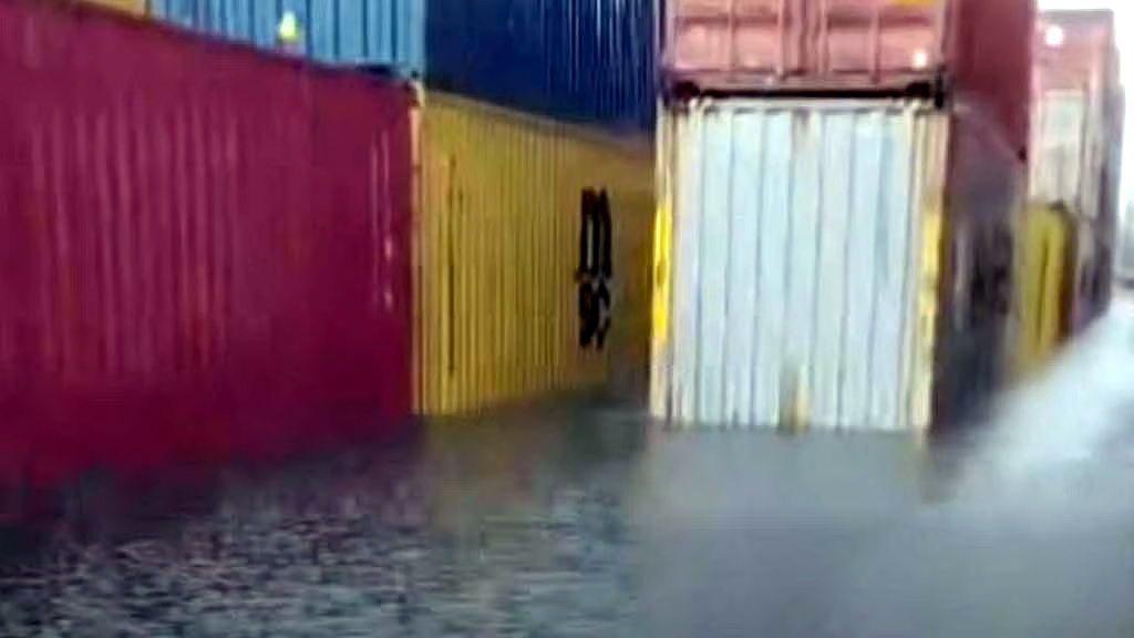 চট্টগ্রাম বন্দরে অচলাবস্থা,বন্যায় জরুরি সহায়তা চাইল চার ব্যবসায়ী সংগঠন