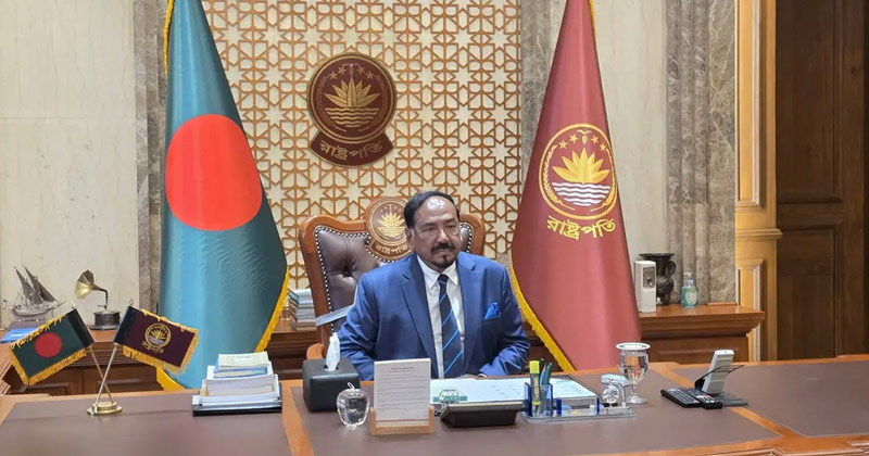বঙ্গভবনে দাপ্তরিক কার্যক্রম শুরু করলেন ভারপ্রাপ্ত রাষ্ট্রপতি