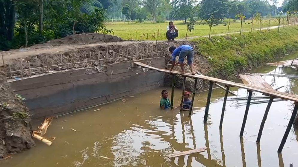 পঞ্চগড়ে খাল পুনঃখনন প্রকল্পে নানা অনিয়মের অভিযোগ