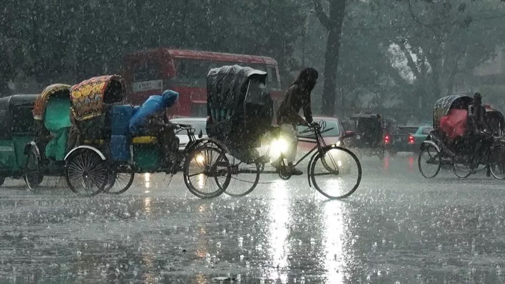 ৪ বিভাগে অতি ভারী বৃষ্টি, ১৭ নদীবন্দরে সতর্কতা