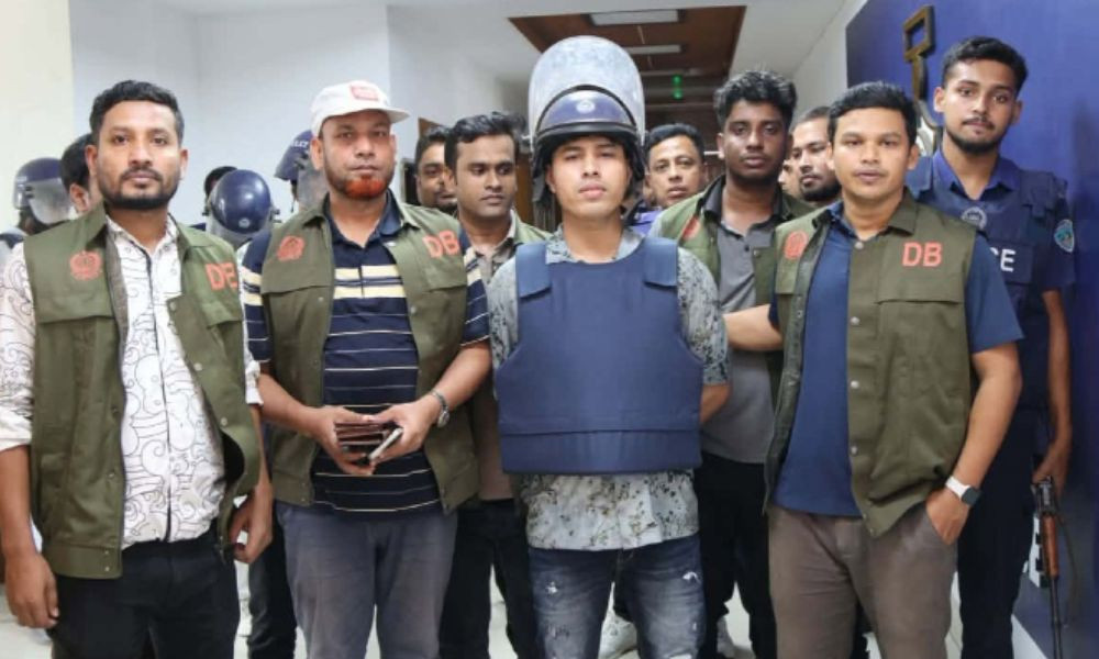 চট্টগ্রামের শীর্ষ সন্ত্রাসী ডেভিড ইমন ৫ দিনের রিমান্ডে