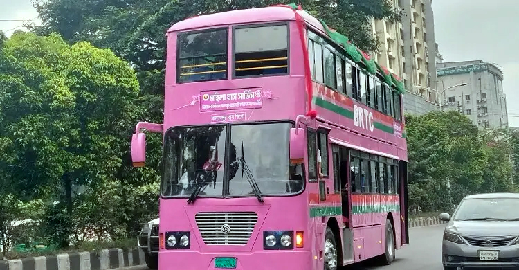 চালুর পরদিনই পিংক বাসে নেই যাত্রী