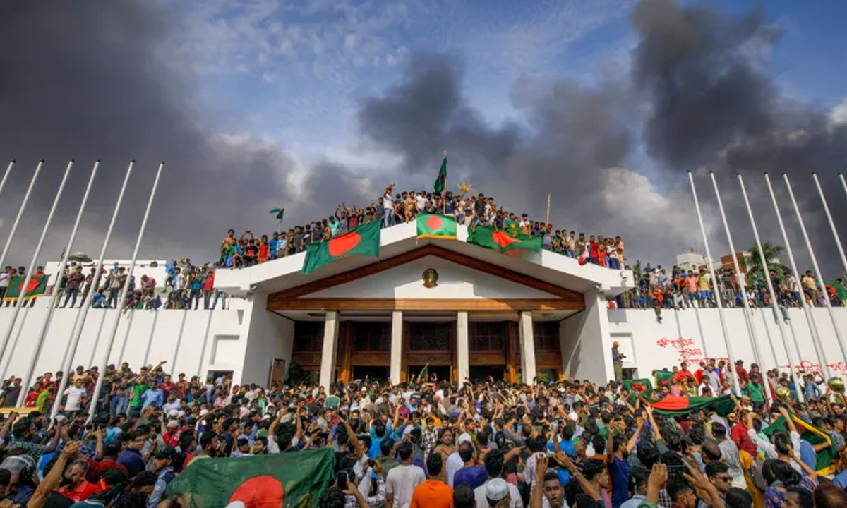 সাভারের রাজপথে রক্তের দাগ,স্মৃতিতে এখনও ৫ আগস্ট