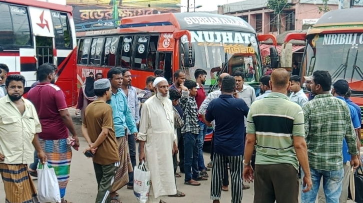 বরিশালে আজও চলছে না বাস,এবার আন্দোলনে থ্রি-হুইলার চালকরা