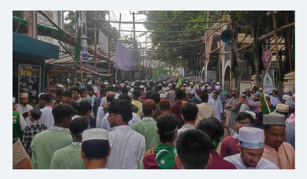 জশনে জুলুসে লাখো মানুষের ঢল, ভোর থেকেই নগরমুখী জনস্রোত