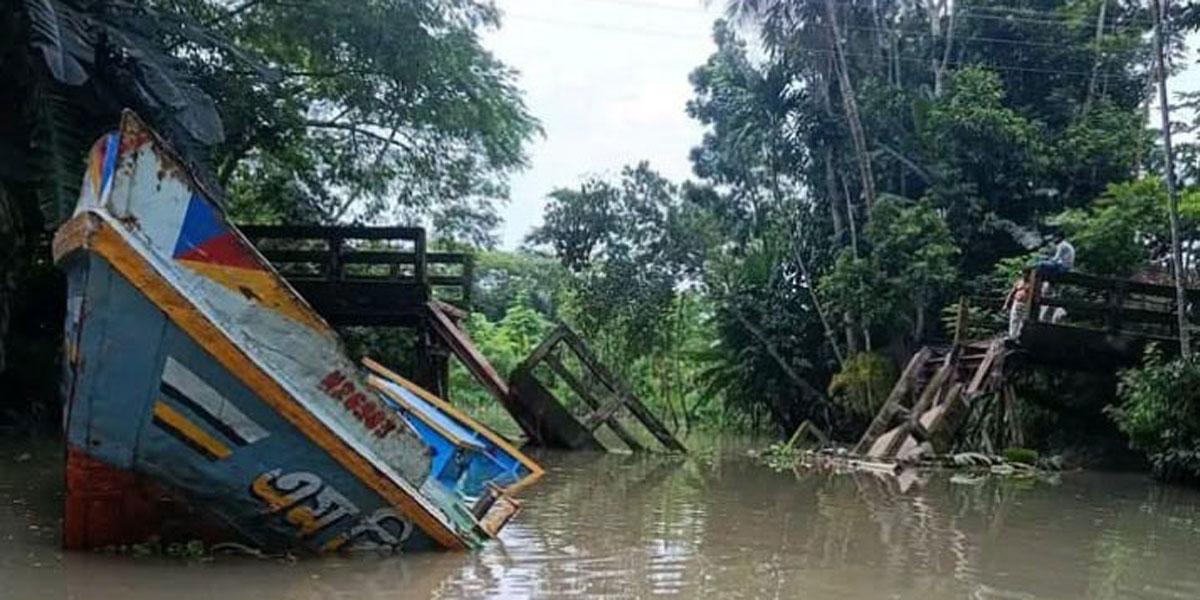 জাহাজের ধাক্কায় ব্রিজ ভেঙে বিপাকে ৩ উপজেলার মানুষ