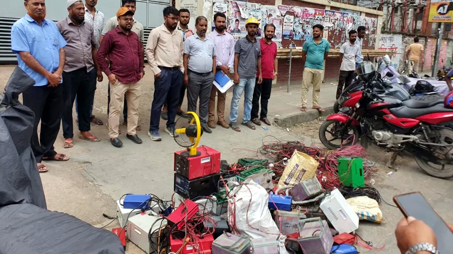 প্রাথমিক ও গণশিক্ষা প্রতিমন্ত্রীর নির্দেশে ব্যাটারিচালিত অটোরিকশার বিরুদ্ধে অভিযান