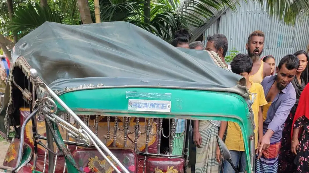 ত্রিশালে ট্রাক-সিএনজি সংঘর্ষে নিহত ২