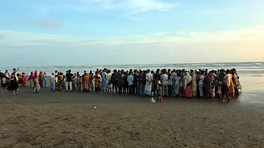 কক্সবাজারে নৌকা ডুবে নিখোঁজ নিউজিল্যান্ডের কিশোরের মরদেহ উদ্ধার
