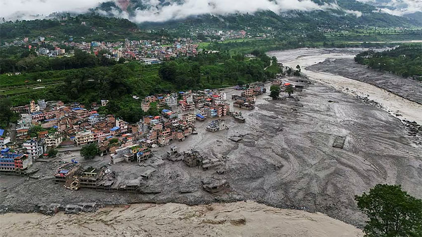 নেপালে বন্যায় ক্ষতিগ্রস্তদের জন্য ত্রাণ সহায়তা পাঠাচ্ছে বাংলাদেশ