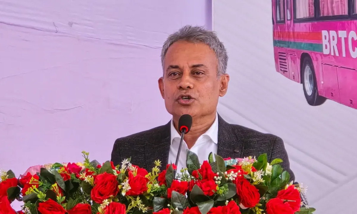 পিংক বাস উদ্বোধন করলেন সড়কমন্ত্রী