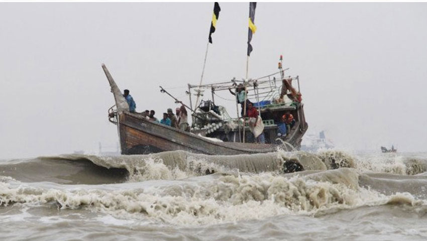 বঙ্গোপসাগরে লঘুচাপ, সমুদ্রবন্দরে ৩ নং সতর্কতা সংকেত