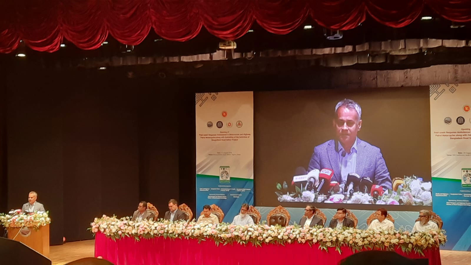 ২০৩০ সালের মধ্যে সড়কে মৃত্যু অর্ধেকে নামাতে চায় সরকার