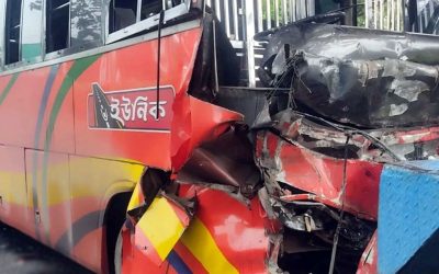 ফেনীতে কাভার্ড ভ্যানের পেছনে বাসের ধাক্কায় নিহত ৩