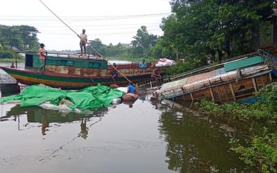 ব্রাহ্মণবাড়িয়ায় তীরে এসে নৌকা ডুবি,জলে দেড় কোটি টাকার পণ্য