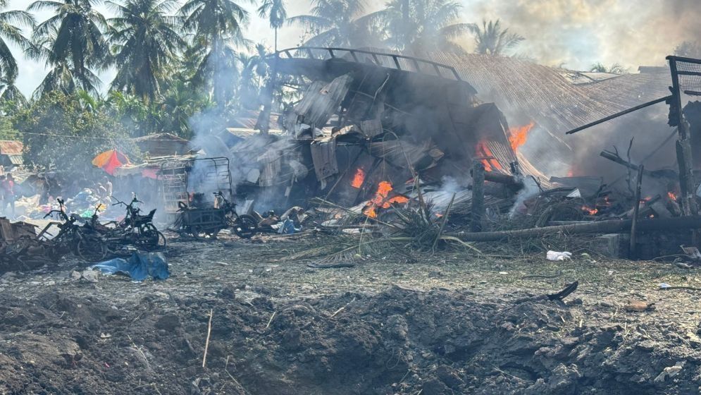 মিয়ানমার সেনাবাহিনীর বিমান হামলায় নিহতের সংখ্যা বেড়ে দাঁড়িয়েছে ৫০ জনে