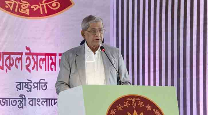 গণতন্ত্রকে রক্ষা করাটাই এখন সবচেয়ে বড় কাজ