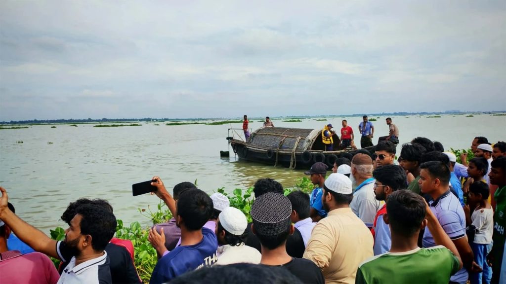 মেঘনায় গোসলে নেমে নিখোঁজের পর যমজ ভাইয়ের মরদেহ উদ্ধার