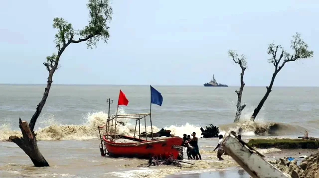 বঙ্গোপসাগরে গভীর নিম্নচাপ, ৩ নম্বর সংকেত