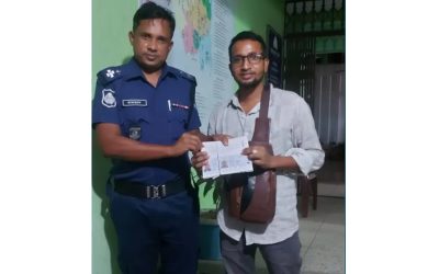 বিদেশ ফেরত যাত্রীর পাসপোর্ট-লাগেজ নিয়ে চলে গেল বাস
